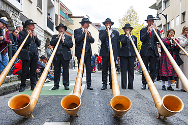 Alphorn players, Transhumance Festival, Annecy, Haute-Savoie department, Rhone-Alpes region, France, Europe