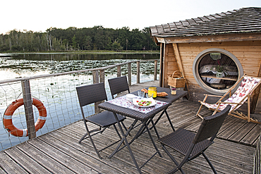 Floating cabin of Clos de la Loutre (Otter's cottage), Etang de Bornacq, Loye-sur-Arnon, Cher department, Historic Province of Berry, Centre-Valde Loire region,