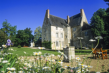 Chateau de Sache, where the French writer Honore de Balzac wrote (between 1825 and 1848) some of his finest works in the series La Comedie Humaine, Indre-et-Loire department, Centre region, France, Europe