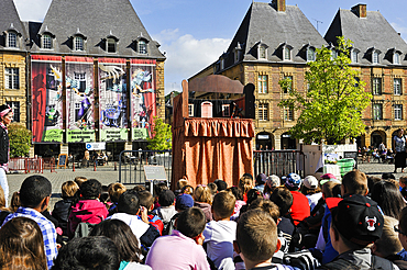 Hand puppets show on the Place Ducale,Festival Mondial des Theatres de Marionnettes (world festival of puppets show), Charleville-Mezieres,Ardennes departement,Champagne-Ardenne region,Northern France,Europe