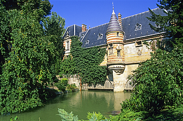 Chateau du Marche (Market's castle), fortified bridge on Nau river, Petit Jard park, Chalons-en-Champagne, Marne department, Champagne-Ardenne region,France,Europe