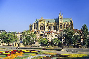 Flower bed in front of the Opera-Theater, Comedy square on Petit Saulcy island with the cathedral in background,Metz,Moselle department,Lorraine region,France,Europe
