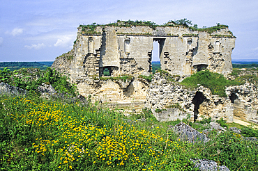 Ruins of the ancient dungeon, destroyed in 1917, of the medieval fortified castle at Coucy-le-Chateau-Auffrique, Aisne department, Picardy region, northern France, Europe