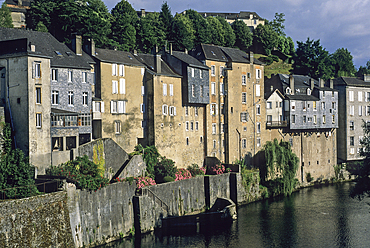 Houses along the gave d'Aspe (Aspe river) at Oloron-Sainte-Marie, Pyrenees-Atlantiques department, Aquitaine region, France,Europe