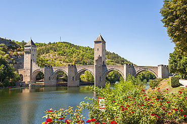 Pont Valentre, 14th-century stone arch bridge crossing the Lot River, Cahors, Lot department, region of Midi-Pyrenees, Occitanie, southwest of France, Europe