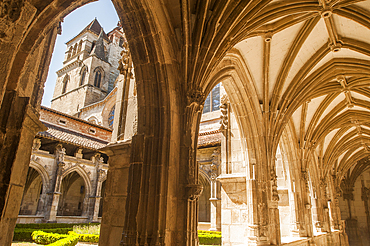 Cloister of the Saint-Etienne Cathedral, Cahors, Lot department, region of Midi-Pyrenees, Occitanie, southwest of France, Europe