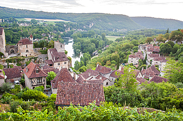 Saint-Cirq-Lapopie, one of the ' Plus Beaux Villages de France' (the most beautiful villages of France), Lot department, region of Midi-Pyrenees, Occitanie, southwest of France, Europe