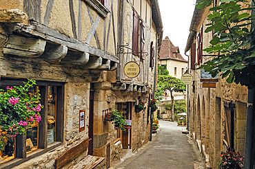 Street of the village Saint-Cirq-Lapopie, one of the ' Plus Beaux Villages de France' (the most beautiful villages of France), Lot department, region of Midi-Pyrenees, Occitanie, southwest of France, Europe