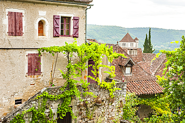 Saint-Cirq-Lapopie, one of the ' Plus Beaux Villages de France' (the most beautiful villages of France), Lot department, region of Midi-Pyrenees, southwest of France, Europe