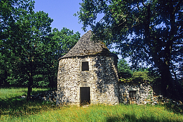 Dry stone hut locally called 'Caselle or Gariotte', Quercy area, Lot department,Midi-Pyrenees region, Occitanie, France, Europe
