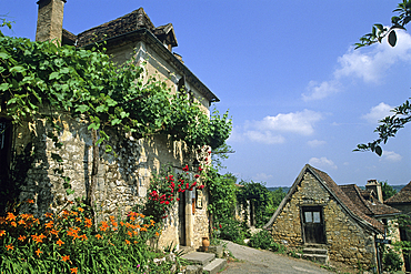 Saint-Cirq-Lapopie,Lot department,Midi-Pyrenees region, Occitanie, France, Europe