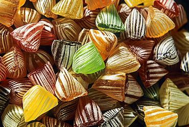 Home-made Carpentras boiled sweet, Confiserie Clavel (confectioner), Carpentras, Vaucluse department, Provence-Alpes-Cote d'Azur region, southeastern France, Europe