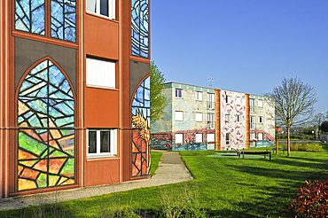 Fresques de Bel-Air (Murals), 4000 square metres of council housing buildings painted in trompe-l'oeil style, designed by CiteCreation, Chartres, Eure-et-Loir department, Centre-Val de Loire region, France, Europe