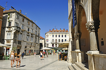 Narodni square (People's Square), Old Town, Split, Croatia, Southeast Europe