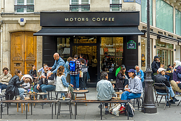 Coffee shop Motors Coffee on rue des Halles on summer day