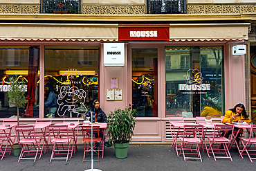 Mousse, Rue des Archives, Paris, France