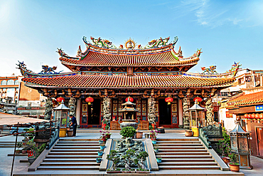 Yuanmiao Guan Temple. Quanzhou: Emporium of the World (UNESCO World Heritage), Fujian, China. Founded between 280-289, it is the earliest Taoist temple in Southern Fujian.