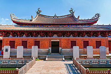 The rear of the main hall of Tianhou Temple. Quanzhou: Emporium of the World (UNESCO World Heritage), Fujian, China. The temple's history dates back to 1299. The current temple has retained structures from the Song, Ming and Qing dynasties.