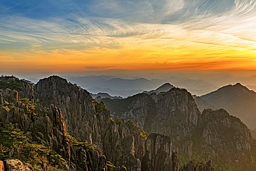 Sunrise in Huangshan (Mt Huang/Yellow Mountain), UNESCO World Heritage and UNESCO Global Geopark, Anhui Province, China.