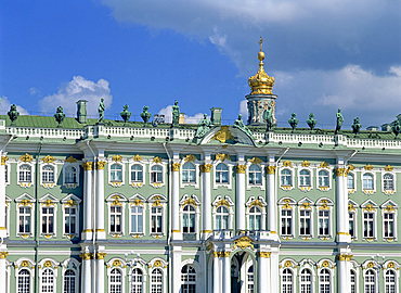 The Winter Palace housing the Hermitage Museum at St. Petersburg, UNESCO World Heritage Site, Russia, Europe