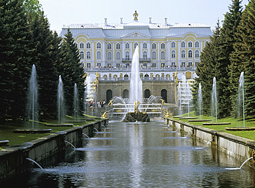 Fountains, Petrodvorets (Peterhof), UNESCO World Heritage Site, St. Petersburg, Russia, Europe