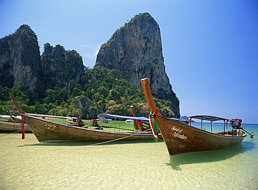 Long tail boats moored on Railay Beach, Krabi, Thailand, Southeast Asia, Asia