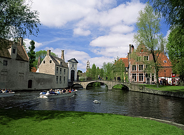 Begijnhof (Beguinage), Bruges, Belgium, Europe