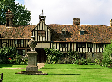 Timber framed house, Igtham Mote, Kent, England, United Kingdom, Europe