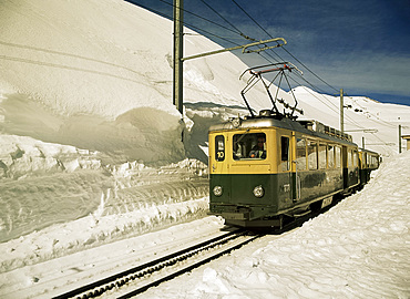 Wengen ski train, Bernese Oberland, Swiss Alps, Switzerland, Europe