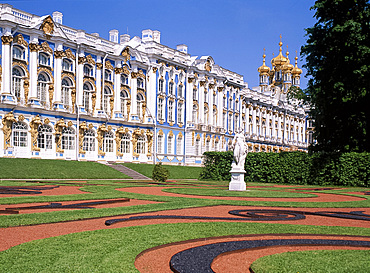 Gardens in front of the Catherine Palace at Pushkin in Russia *** Local Caption ***