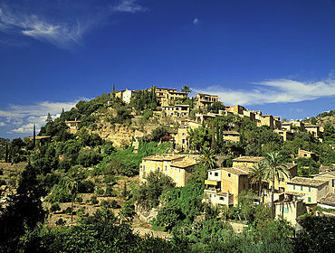 Village of Deia on the north coast of Mallorca, Spain *** Local Caption ***