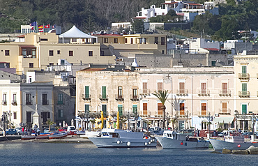 Lipari Town harbour, Lipari Island, Aeolian Islands (Eolian Islands), Italy, Mediterranean, Europe