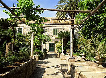 The garden and villa at Trsteno on the Dalmatian Coast, Croatia, Europe