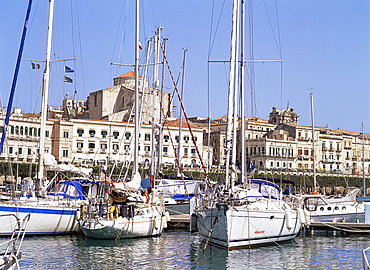 Yachts in the harbour, Syracuse, Sicily, Italy, Mediterranean, Europe