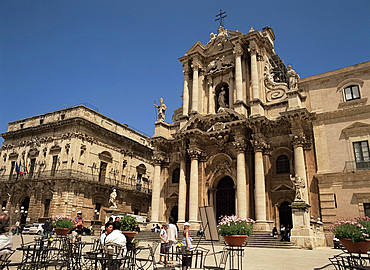 The Baroque facade of the Duomo, Syracuse, Sicily, Italy, Europe