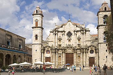 Catedral de San Cristobal, Plaza de la Catedral, Habana Vieja (old town), Havana, Cuba, West Indies, Central America