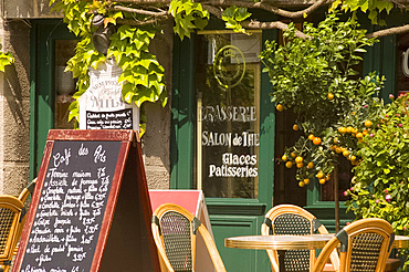 A small cafe in Beaumont en Auge, Normandy, France, Europe