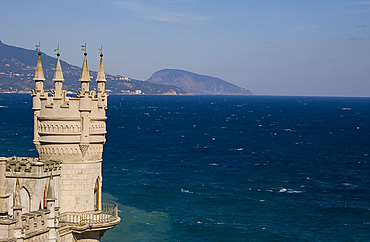 The Swallow's Nest Castle perched on a cliff above the Black Sea, Yalta, Crimea, Ukraine, Europe