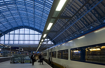 A Eurostar high speed train on the platform at St. Pancras station, London, England, United Kingdom, Europe