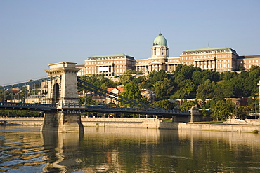 The Chain Bridge over the Danube River and Castle Hill seen from a boat, Budapest, Hungary, Europe