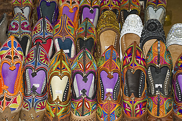 Colourful traditional style Indian shoes for sale in the Sardar market in Jodhur, Rajasthan, India, Asia