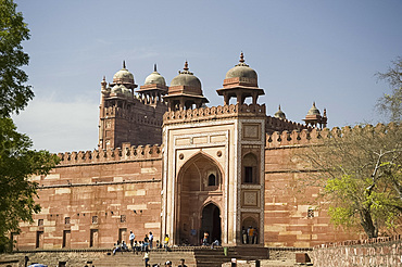 The entrance to the Mosque (Jami Masjid) at the walled city of Fatehpur Sikri, UNESCO World Heritage Site, Uttar Pradesh, India, Asia