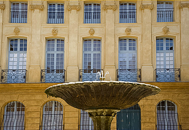 A fountain in Place Albertas, Aix-en-Provence, Bouches-du-Rhone, Provence, France, Europe