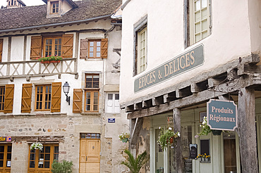 The village of Beaulieu-sur-Dordogne, Dordgone, France, Europe