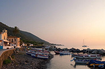 Fishing boats on the rocky beach in Lingua, Salina, The Aeolian Islands, UNESCO World Heritage Site, off Sicily, Messina Province, Italy, Mediterranean, Europe