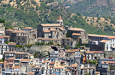 The medieval city of Castiglione di Sicilia above the Alcantra Valley near Taormina, Sicily, Italy, Europe