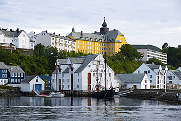 The seafront in the harbour in Alesund, More og Romsdal, Norway, Scandinavia, Europe