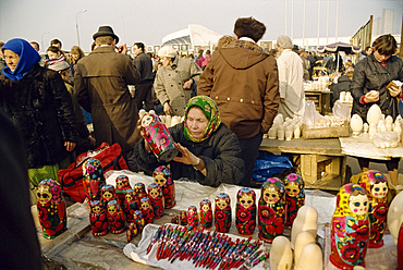 Russian dolls for sale on market stall, Russia, Europe