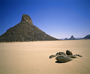 Tidikmat Mountains, Algeria, North Africa, Africa