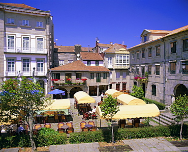 Old town cafes, Pontevedra, Galicia, Spain, Europe